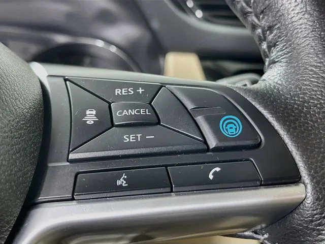 Nissan Rogue photo 12