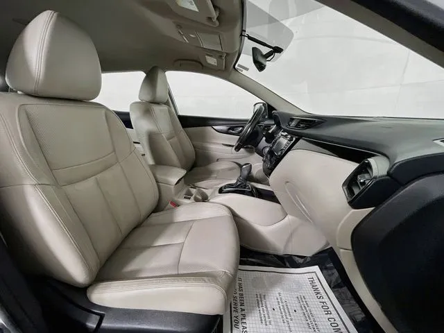 Nissan Rogue Sport photo 16