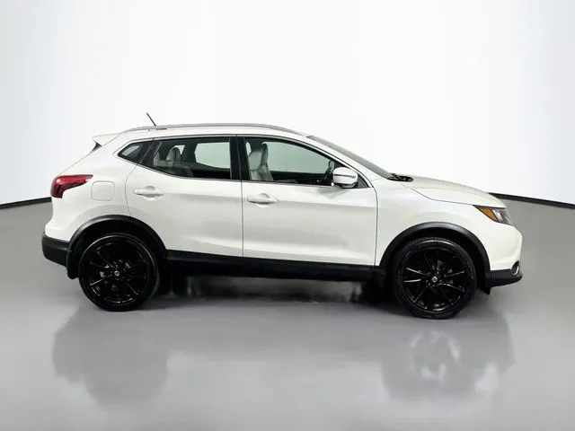 Nissan Rogue Sport photo 5