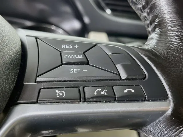 Nissan Rogue Sport photo 12