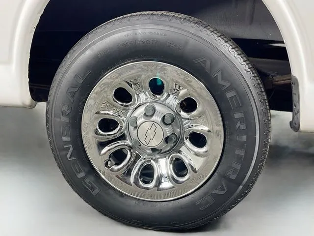 Chevrolet Express photo 26