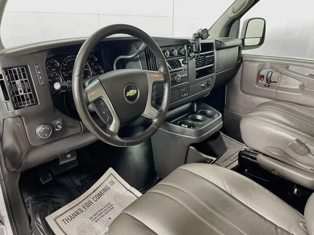 Chevrolet Express photo 9