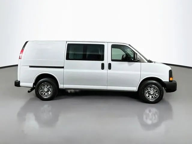 Chevrolet Express photo 5