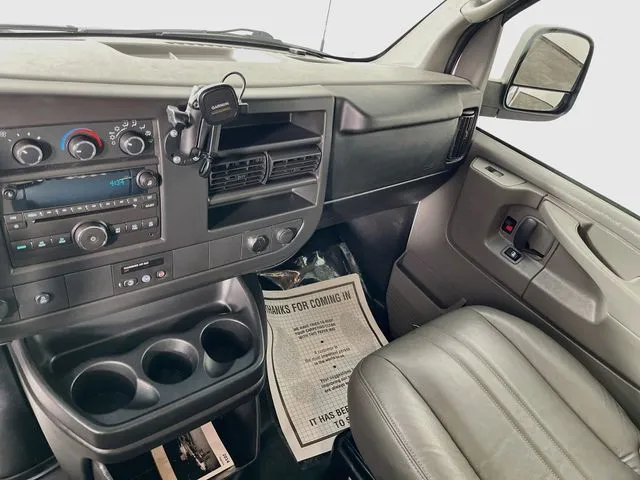 Chevrolet Express photo 13