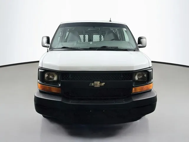 Chevrolet Express photo 7