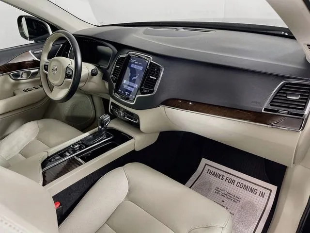 Volvo XC90 photo 14