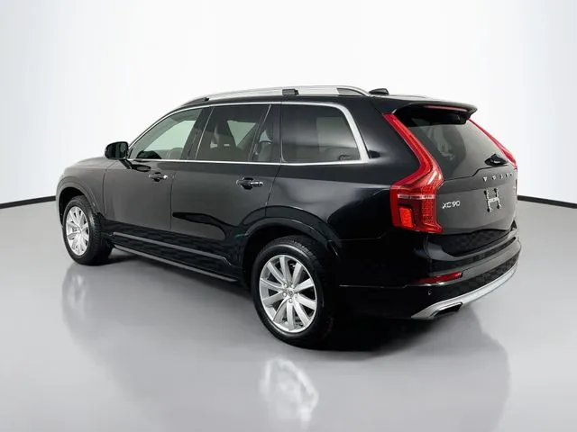 Volvo XC90 photo 3