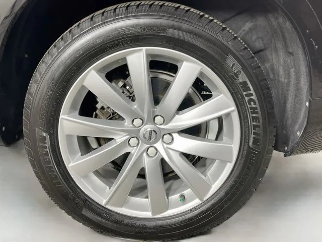 Volvo XC90 photo 32