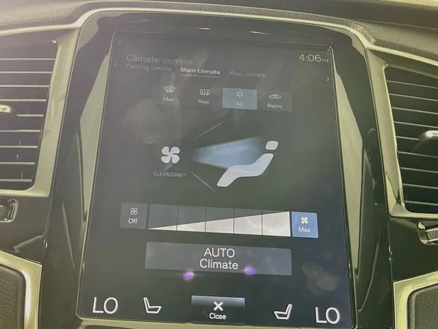 Volvo XC90 photo 23