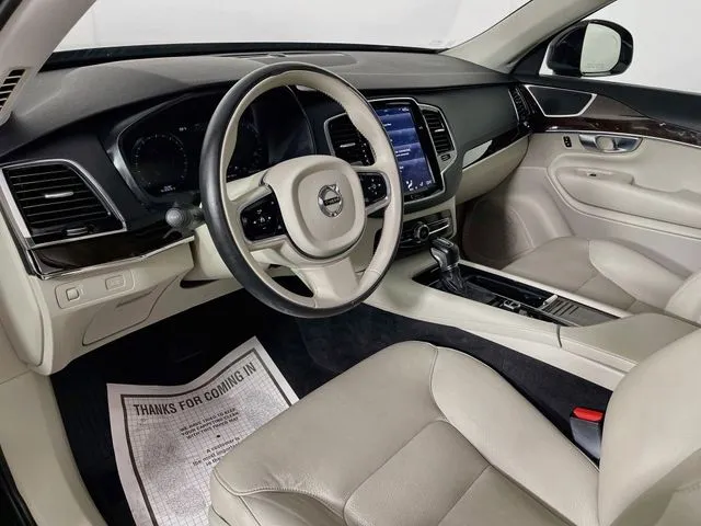 Volvo XC90 photo 9