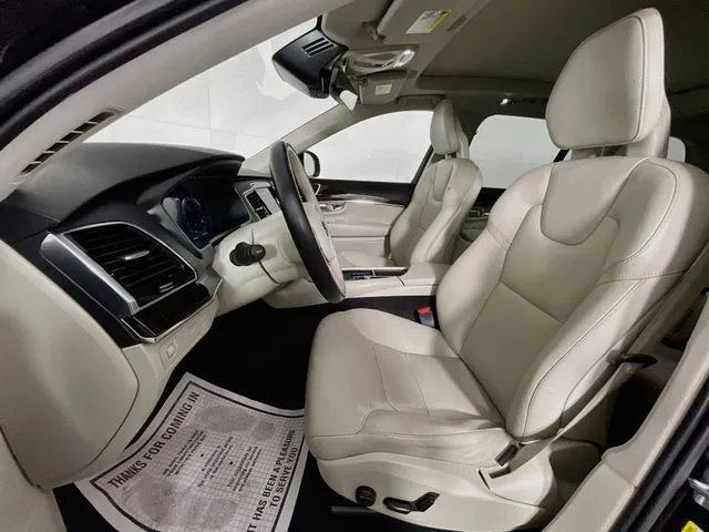 Volvo XC90 photo 15