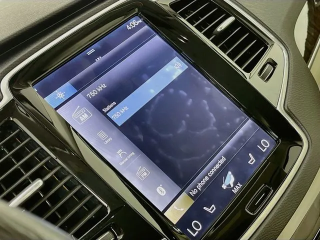 Volvo XC90 photo 22