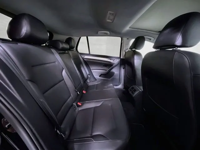 Volkswagen Golf photo 19