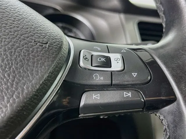Volkswagen Golf photo 12