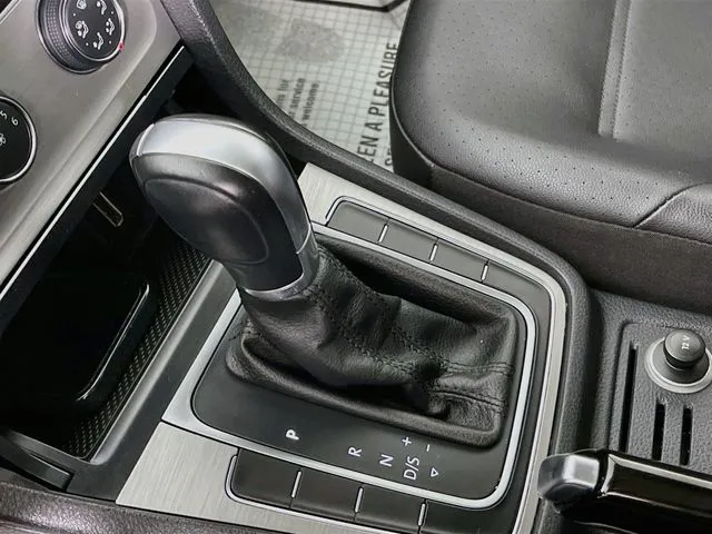 Volkswagen Golf photo 23
