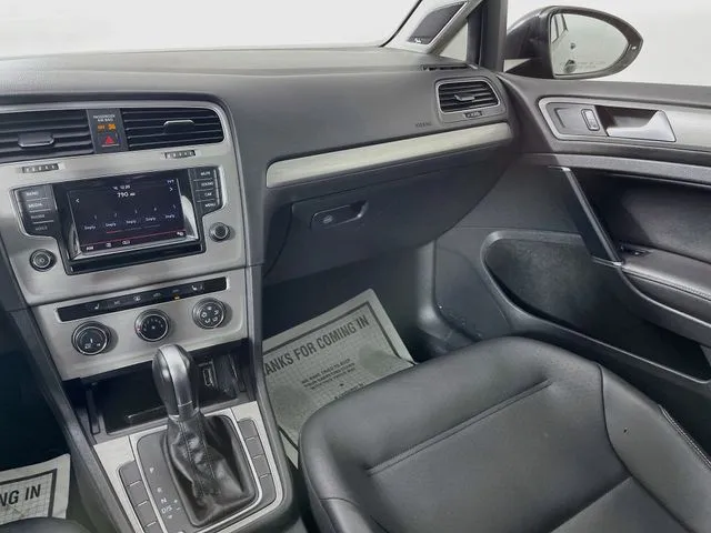 Volkswagen Golf photo 13