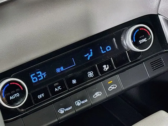 Hyundai Elantra photo 23