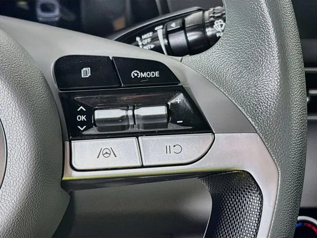Hyundai Elantra photo 12