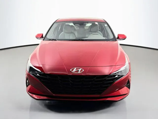 Hyundai Elantra photo 7