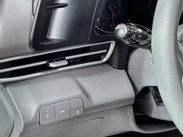 Hyundai Elantra photo 26