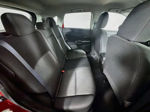 Mitsubishi Outlander Sport photo 19