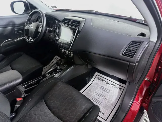 Mitsubishi Outlander Sport photo 14