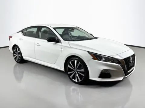 More photos of 2022 Nissan Altima 2.5 SR at Superior Motor Company, MD