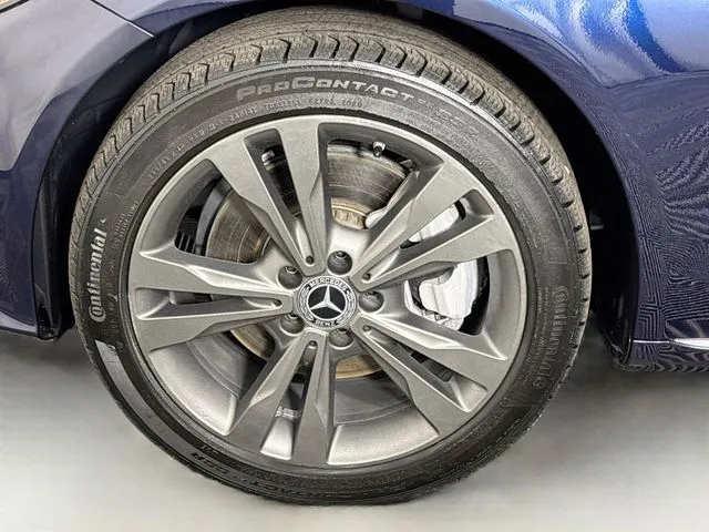 Mercedes-Benz C-Class photo 33