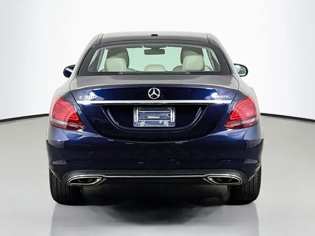 Mercedes-Benz C-Class photo 8