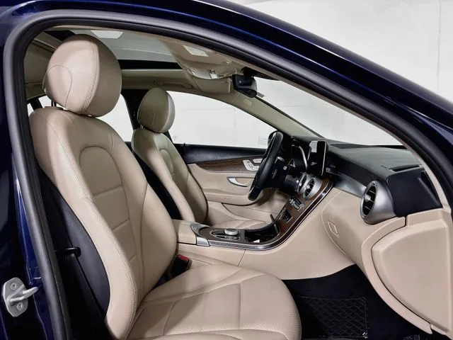 Mercedes-Benz C-Class photo 17