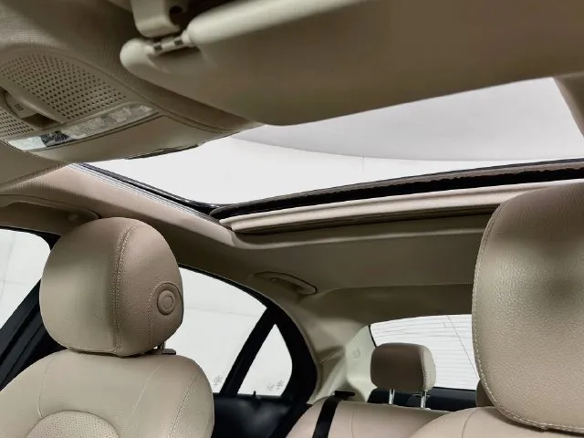 Mercedes-Benz C-Class photo 27
