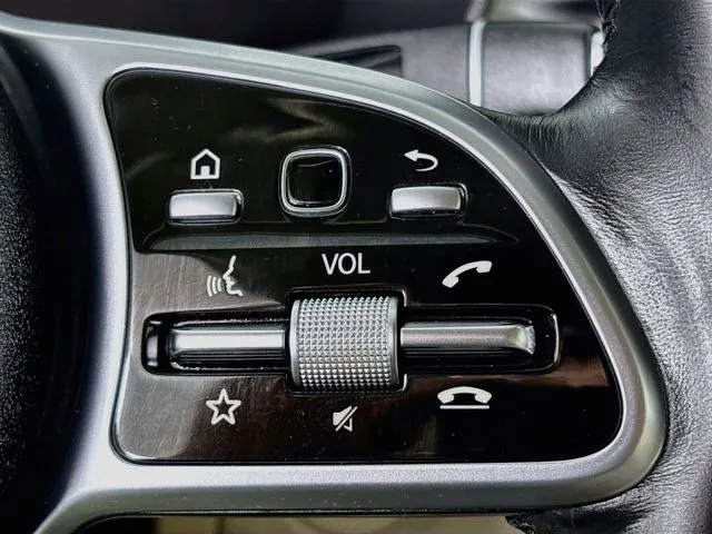 Mercedes-Benz C-Class photo 12