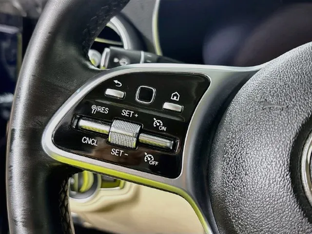 Mercedes-Benz C-Class photo 11