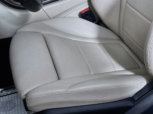 Mercedes-Benz C-Class photo 16
