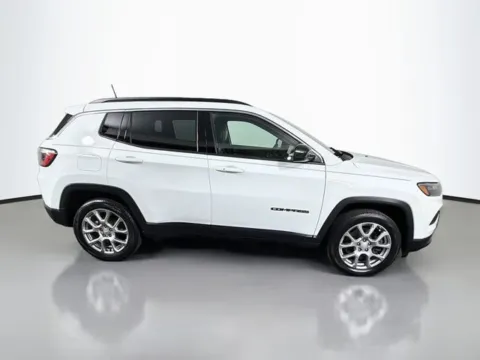 More photos of 2023 Jeep Compass Latitude Lux at Superior Motor Company, MD