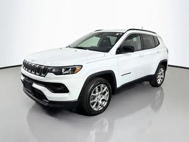 White 2023 Jeep Compass Latitude Lux for sale in Bel Air, MD