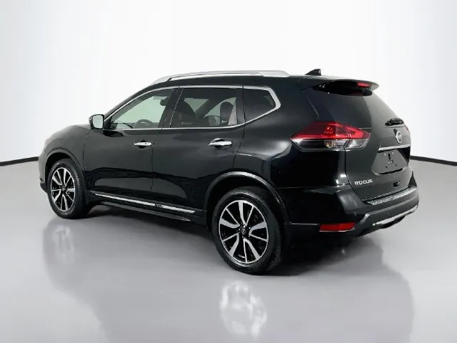 Nissan Rogue photo 3