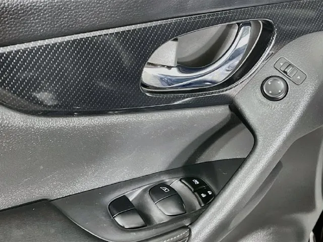 Nissan Rogue photo 29