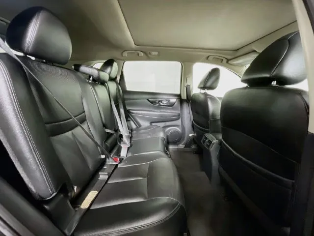 Nissan Rogue photo 19