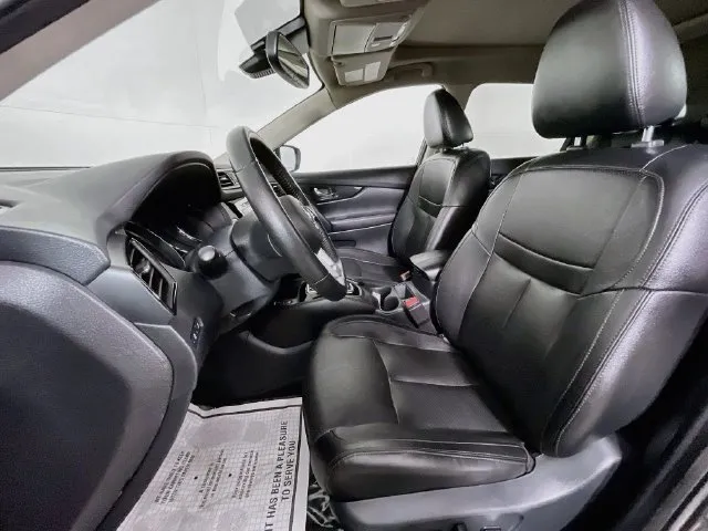 Nissan Rogue photo 15