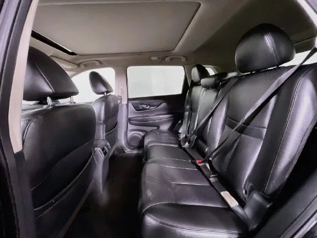 Nissan Rogue photo 18