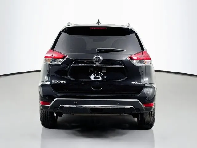 Nissan Rogue photo 8