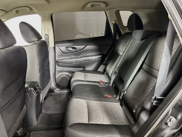 Nissan Rogue photo 18