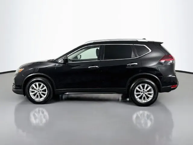 Nissan Rogue photo 2