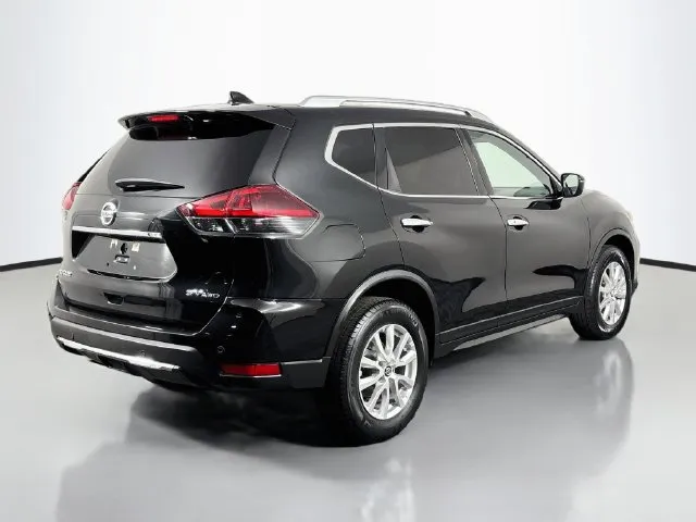 Nissan Rogue photo 6