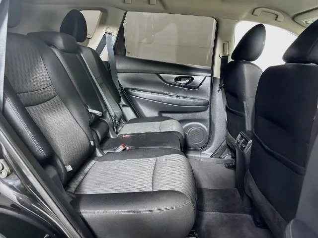 Nissan Rogue photo 19