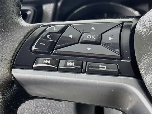 Nissan Rogue photo 11