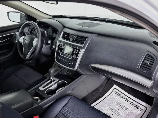 Nissan Altima photo 14