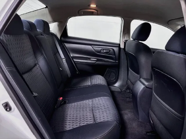 Nissan Altima photo 19