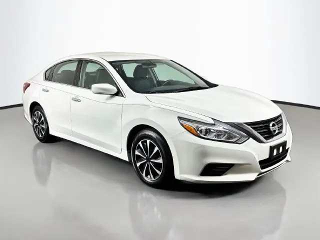 Nissan Altima photo 4